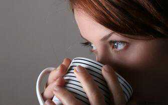 试管婴儿移植后腹胀胸闷是怎么回事（455）？