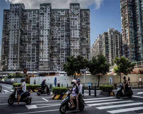 南海土台风来袭，琼粤沿海大暴雨，99W台风胚胎是主因